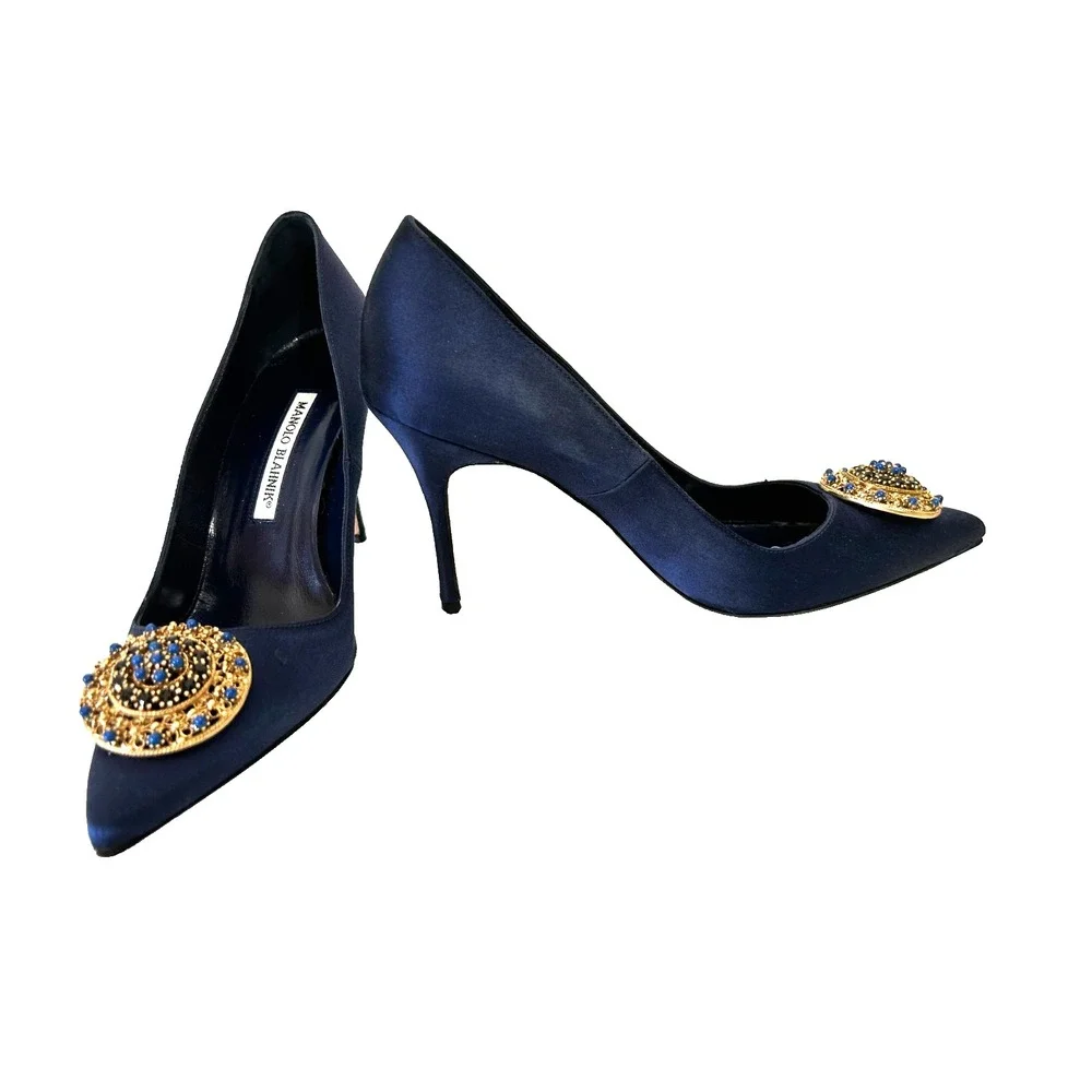 Manolo Blahnik Rigiuba Navy Blue Silk Satin Jeweled Pumps Heels 38 Box Bag